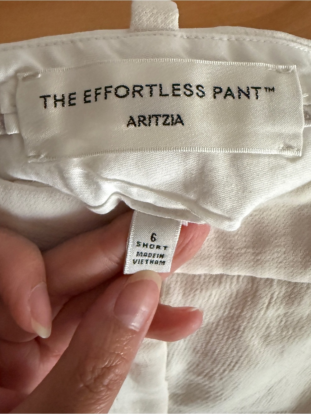 Aritzia The Effortless Pant Crepette - Light Birch - Size 6 Short - Picture 3 of 5